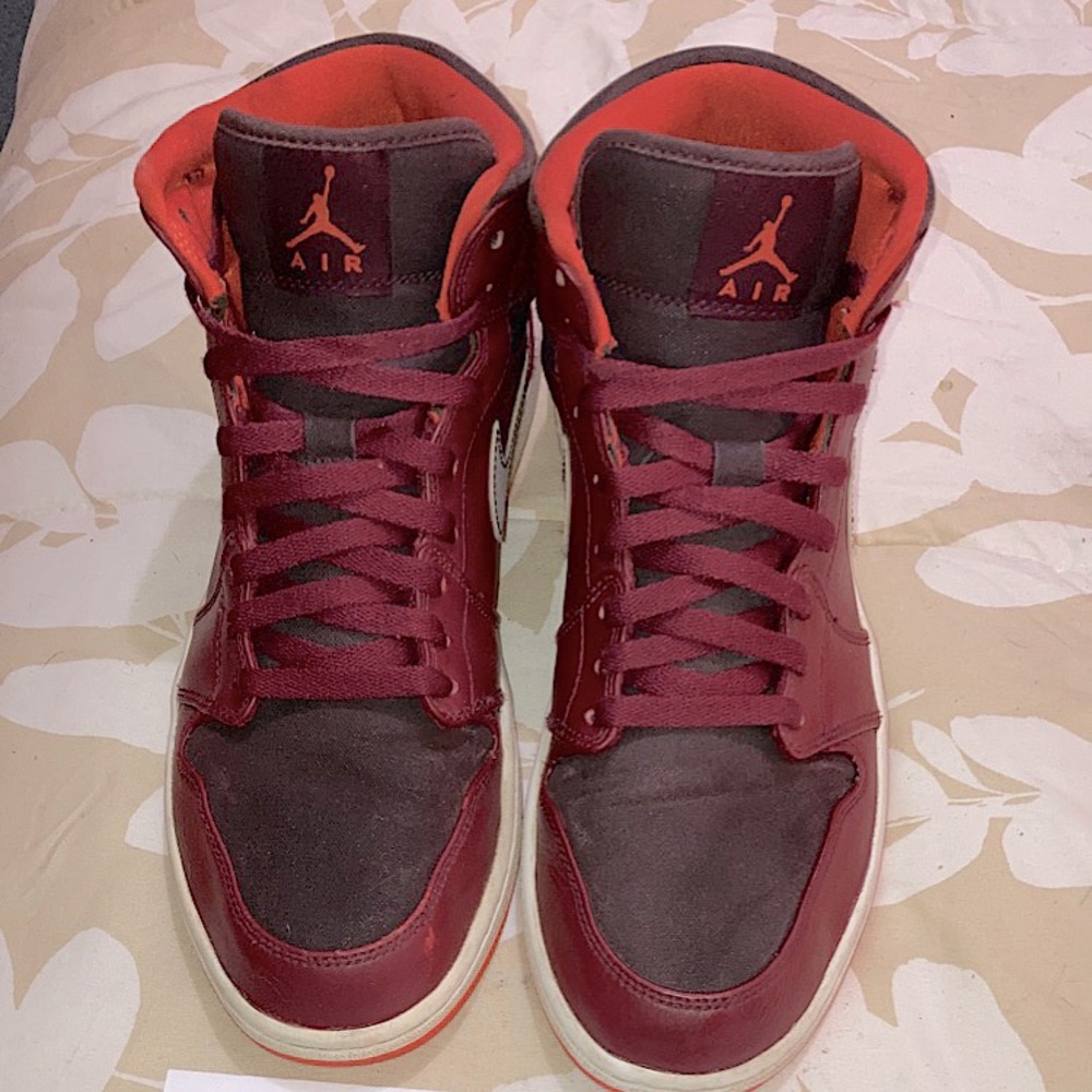 Jordan 1 mid electric team orange deep burgundy